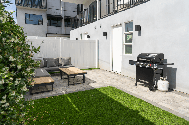NORTH HOLLYWOOD Townhome: 4831 RIVERTON AVE