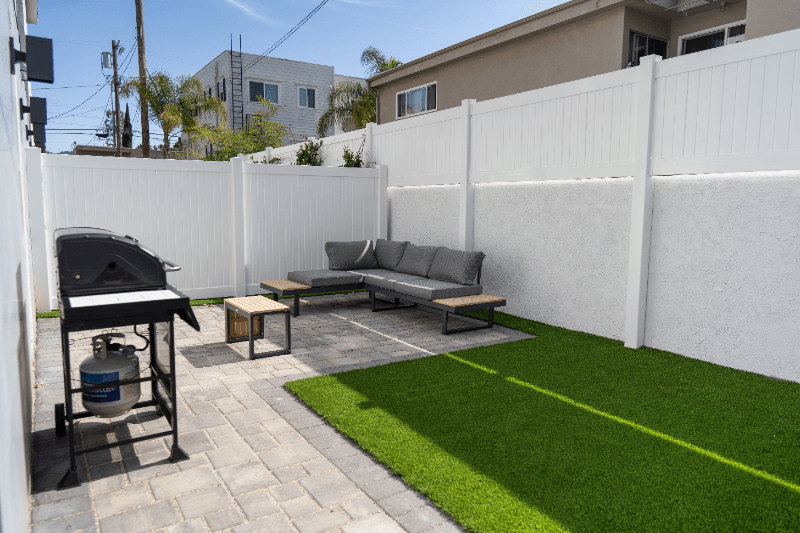 NORTH HOLLYWOOD Townhome: 4833 RIVERTON AVE