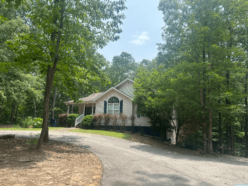 Dahlonega House: 171B Sleepy Hollow Road