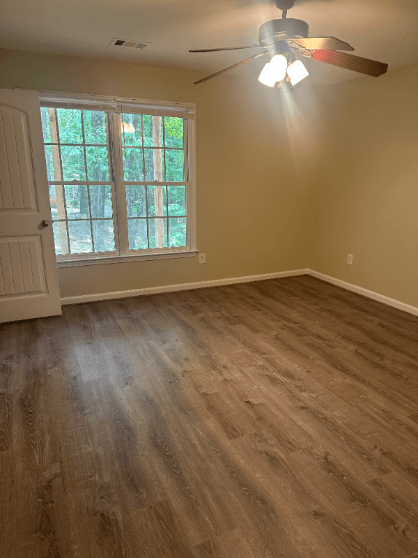 Dahlonega House: 171B Sleepy Hollow Road