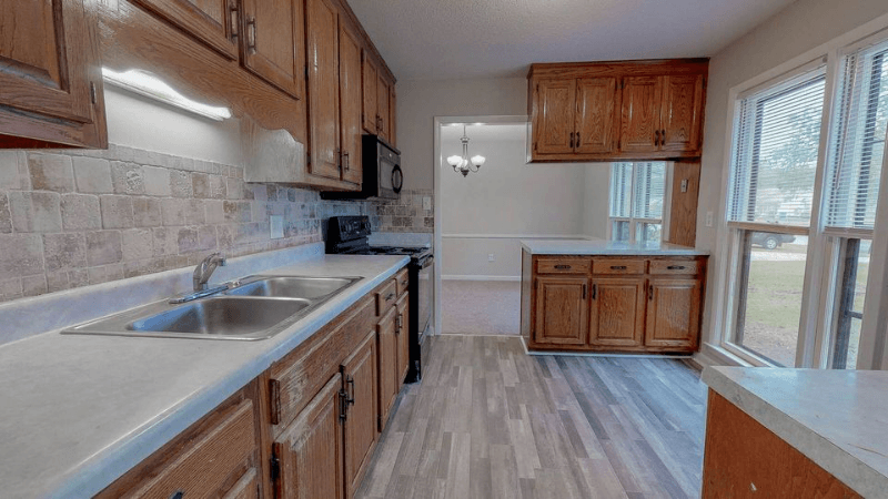 Spring Lake House: 118 Deerfield Dr