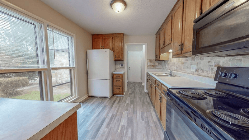 Spring Lake House: 118 Deerfield Dr