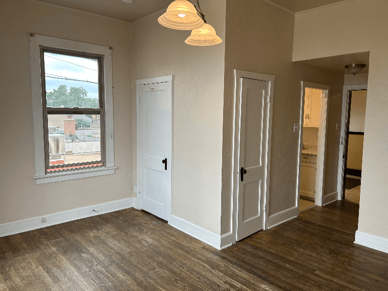 PUEBLO Apartment: 111 Broadway Ave. #9