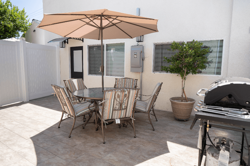 NORTH HOLLYWOOD House: 6337 AGNES AVE