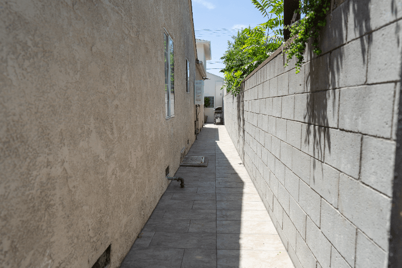 NORTH HOLLYWOOD House: 6337 AGNES AVE