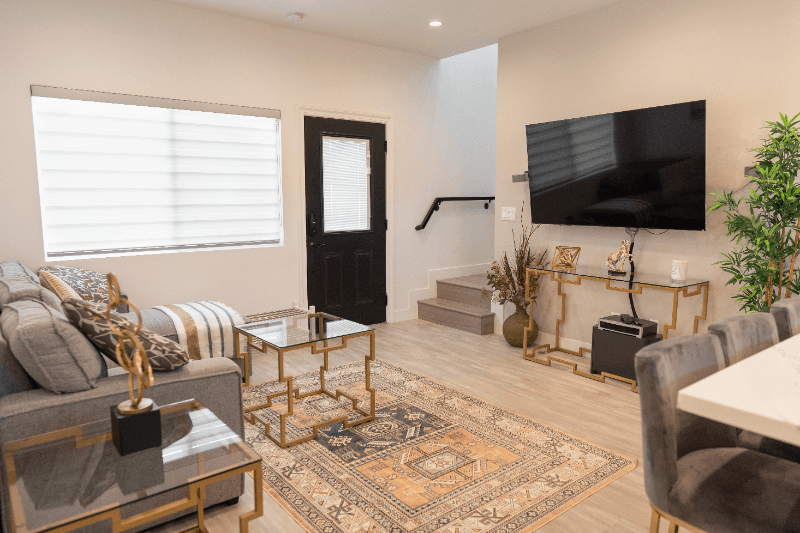 NORTH HOLLYWOOD House: 6337 AGNES AVE