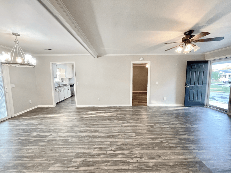 Florence House: 605 Thicket Pl.