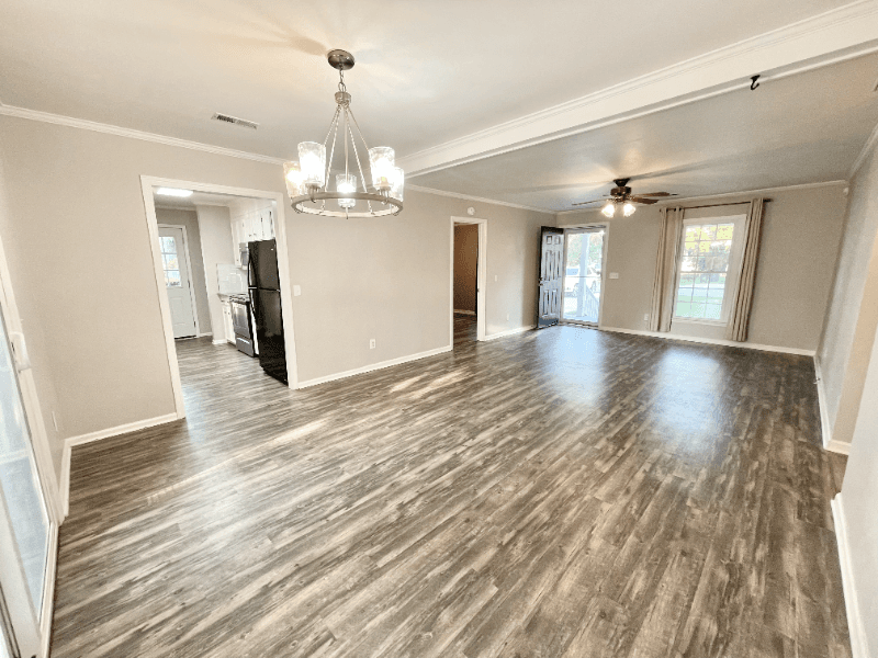 Florence House: 605 Thicket Pl.