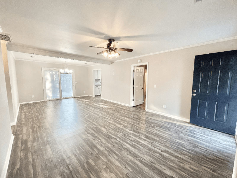 Florence House: 605 Thicket Pl.
