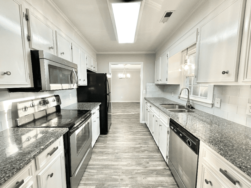 Florence House: 605 Thicket Pl.