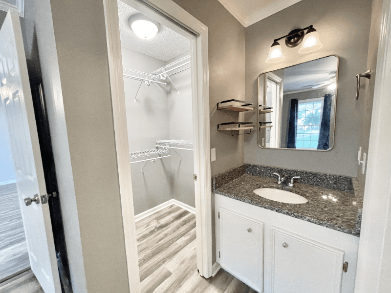 Florence House: 605 Thicket Pl.