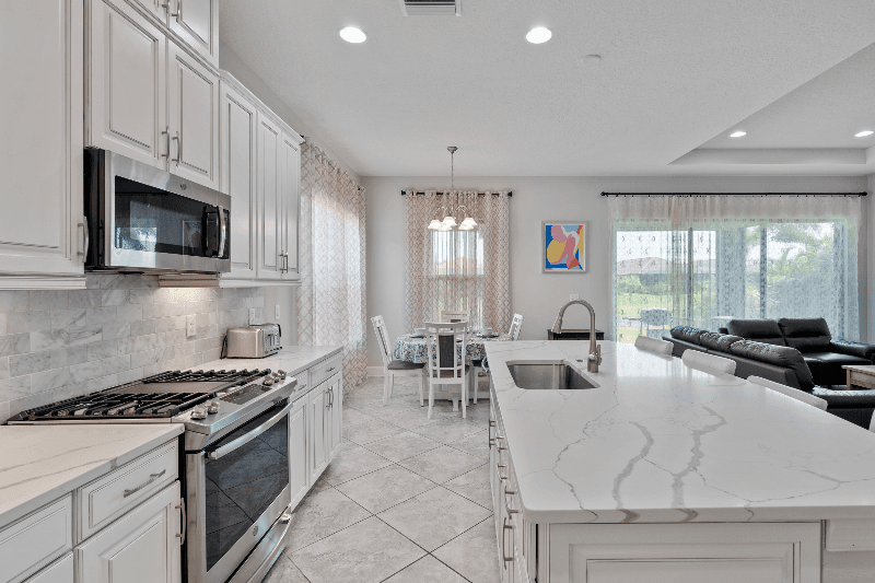 Nokomis House: 56XX Cantucci st