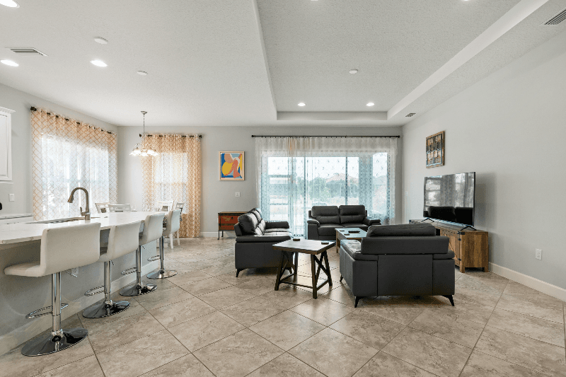 Nokomis House: 56XX Cantucci st