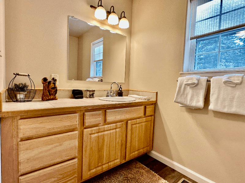 Columbia Falls House: 12 River Falls Dr