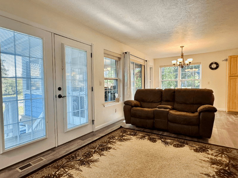 Columbia Falls House: 12 River Falls Dr