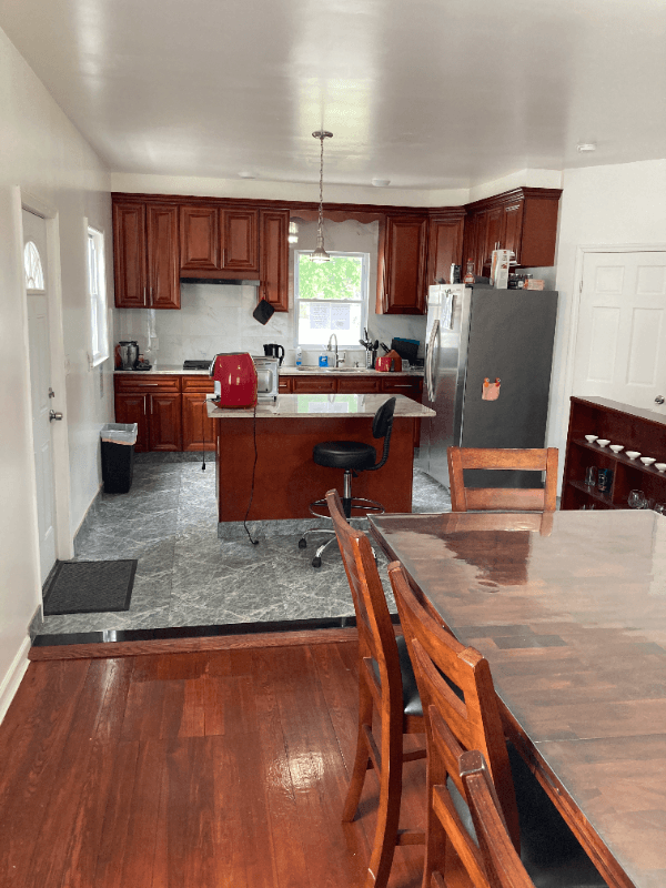 QUINCY House: 72 Standish Ave