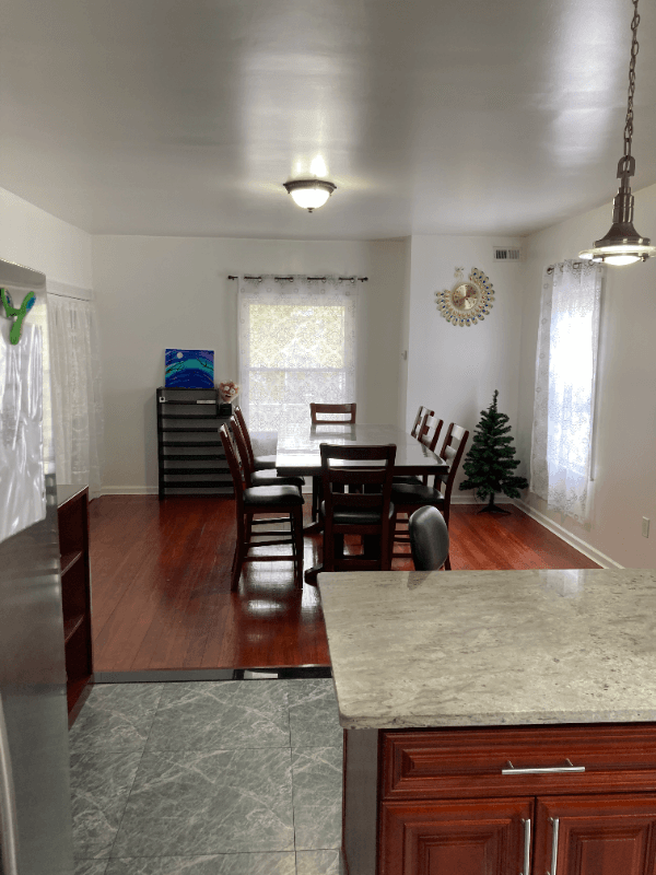 QUINCY House: 72 Standish Ave