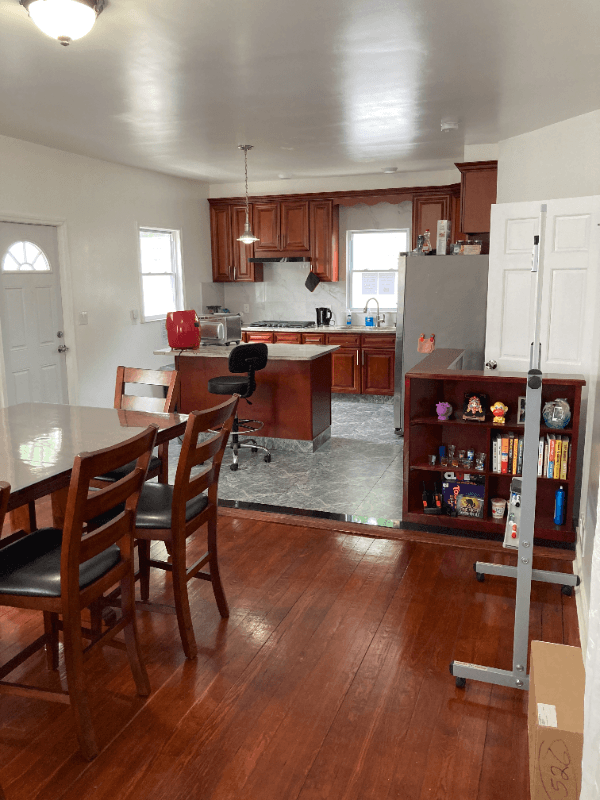 QUINCY House: 72 Standish Ave