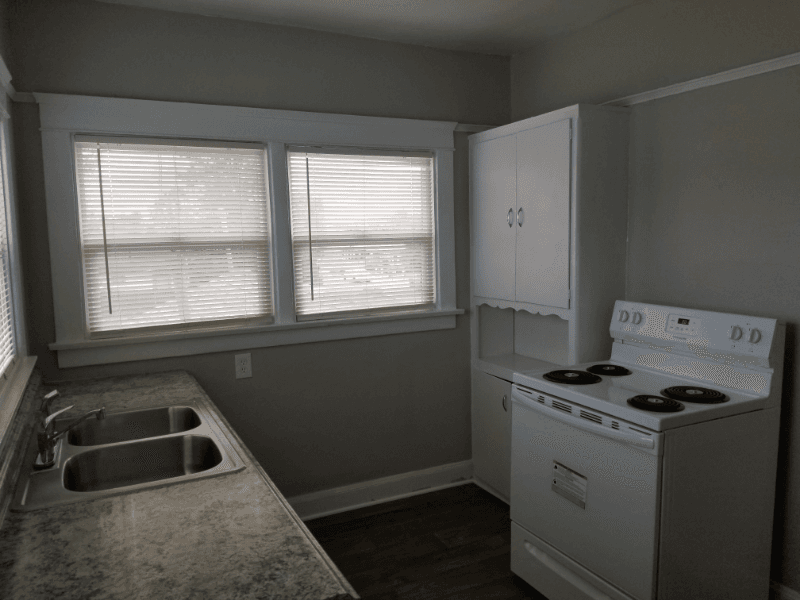 Hemet House: 129 W. Kimball Ave