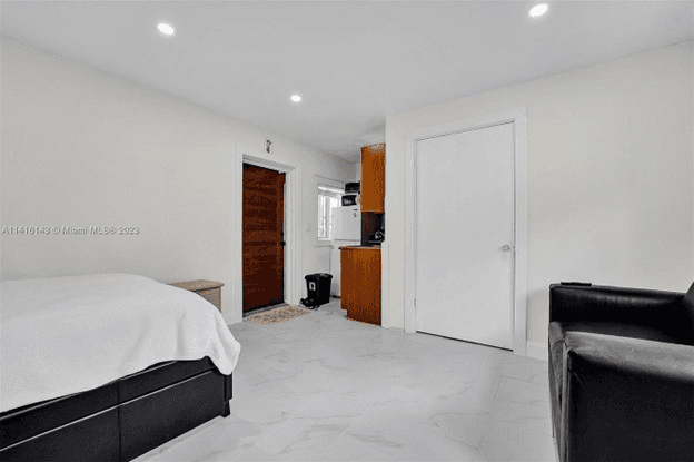 Miami Multiplex: 1169 SW 23rd Ave