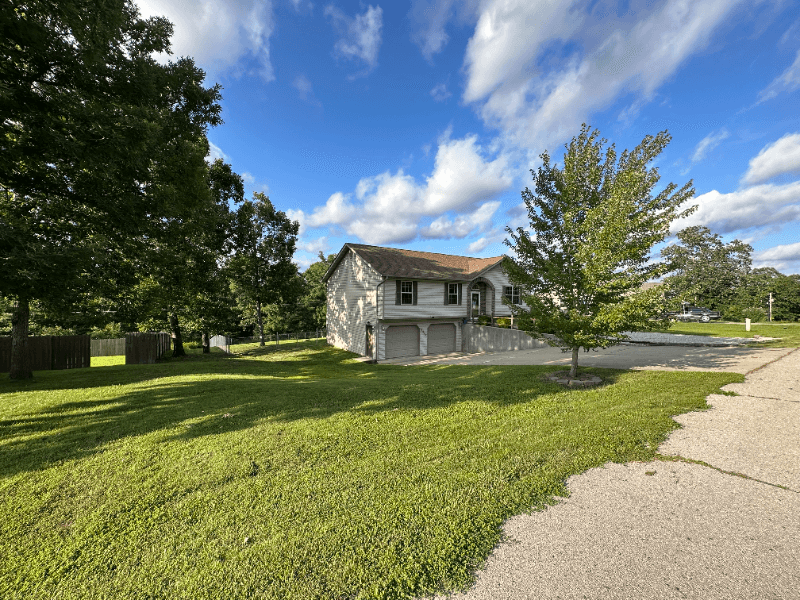 Saint Robert House: 15640 Top Drive