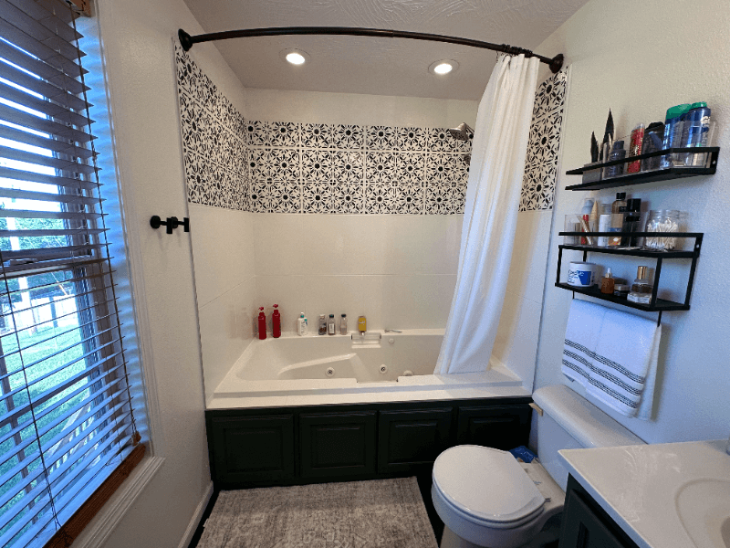 Saint Robert House: 15640 Top Drive