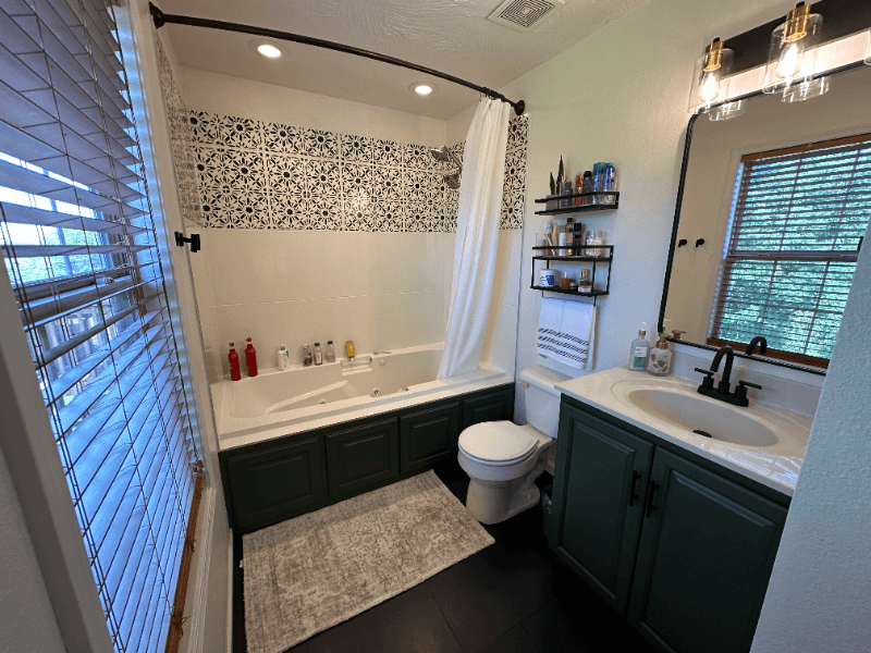 Saint Robert House: 15640 Top Drive