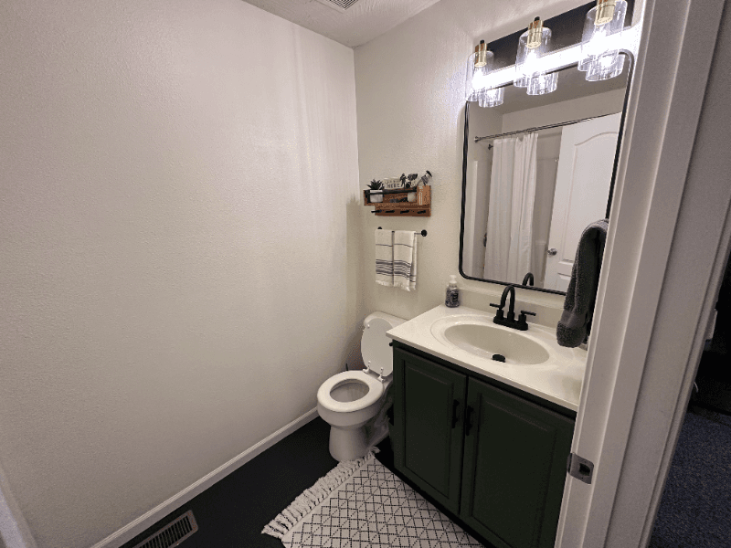 Saint Robert House: 15640 Top Drive