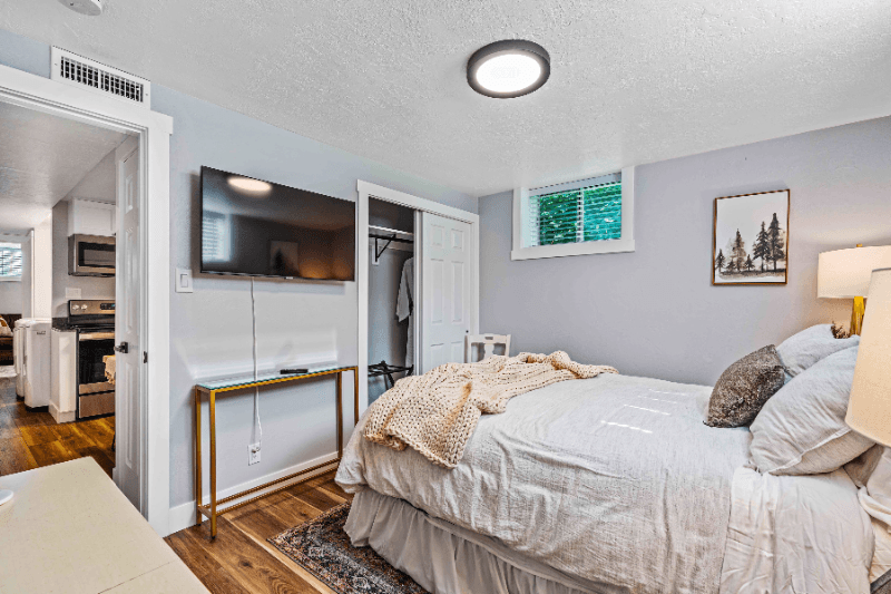 Salt Lake City House: 444 N Oakley St