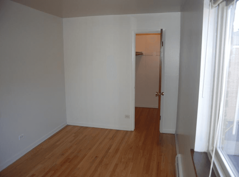 Schiller Park Apartment: 9234 Susy Lane