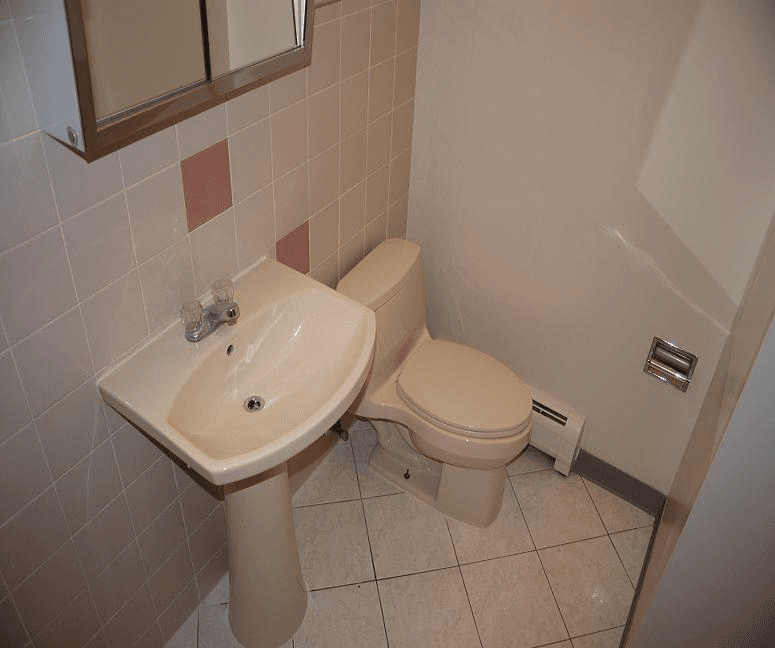 Schiller Park Apartment: 9234 Susy Lane