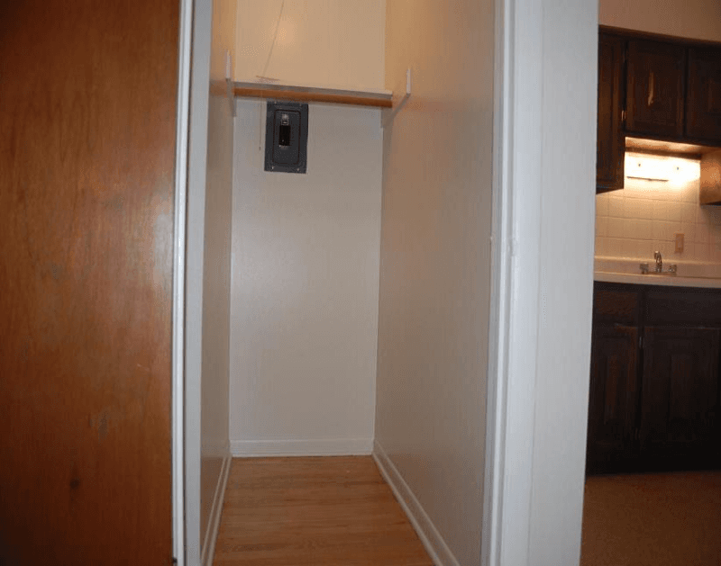 Schiller Park Apartment: 9234 Susy Lane