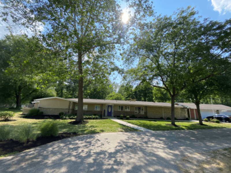 Centerville House: 1962 W Alex Bell Rd.