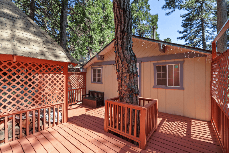 Running Springs House: 31335 Circle View Drive