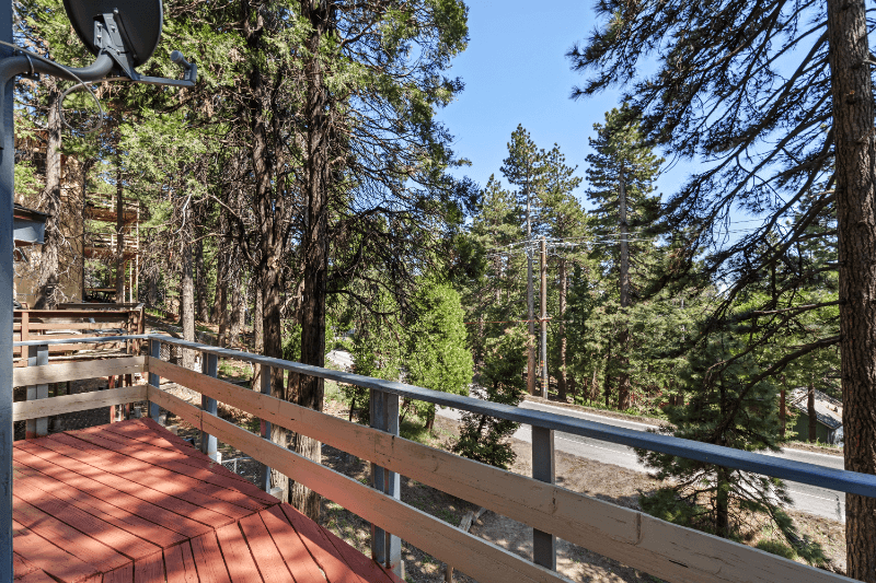 Running Springs House: 31335 Circle View Drive