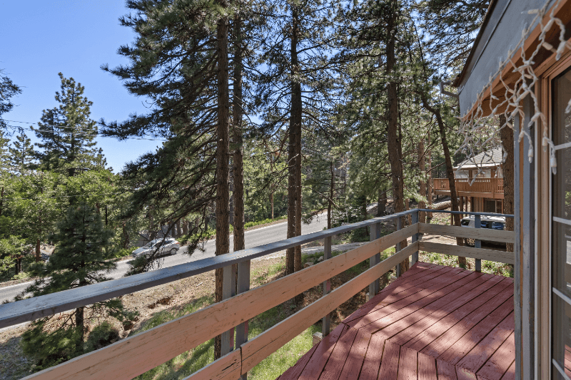 Running Springs House: 31335 Circle View Drive