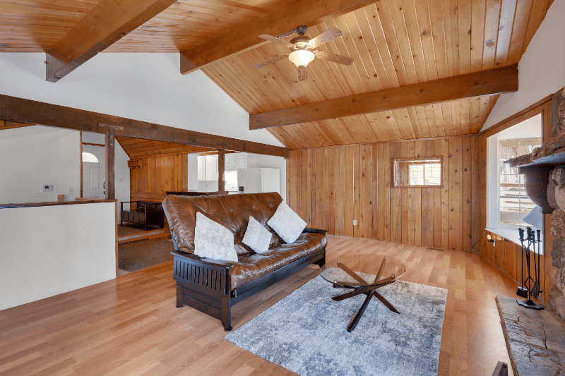 Running Springs House: 31335 Circle View Drive