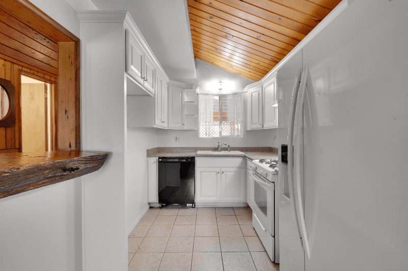 Running Springs House: 31335 Circle View Drive