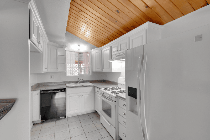 Running Springs House: 31335 Circle View Drive
