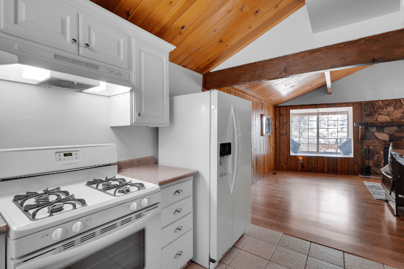 Running Springs House: 31335 Circle View Drive