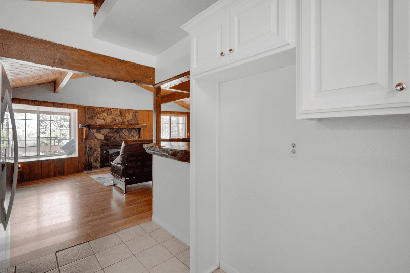 Running Springs House: 31335 Circle View Drive