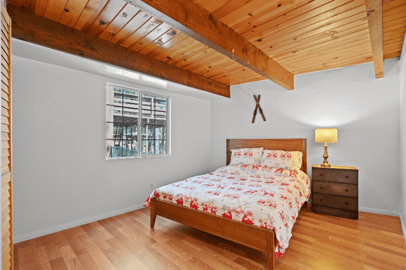 Running Springs House: 31335 Circle View Drive