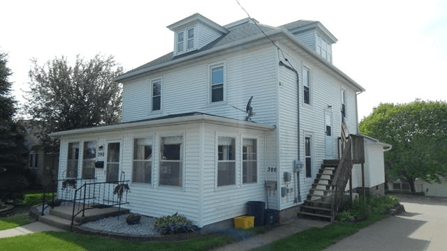 Platteville Townhome: 386 Ellen St