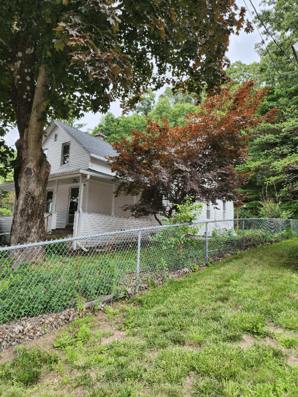 Norwich House: 302 Laurel Hill Ave