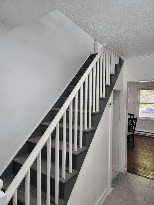 Norwich House: 302 Laurel Hill Ave