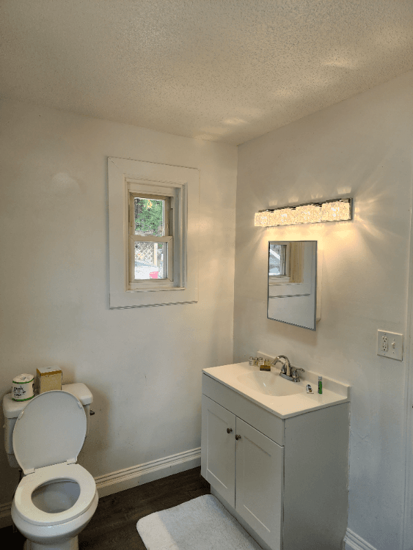 Norwich House: 302 Laurel Hill Ave