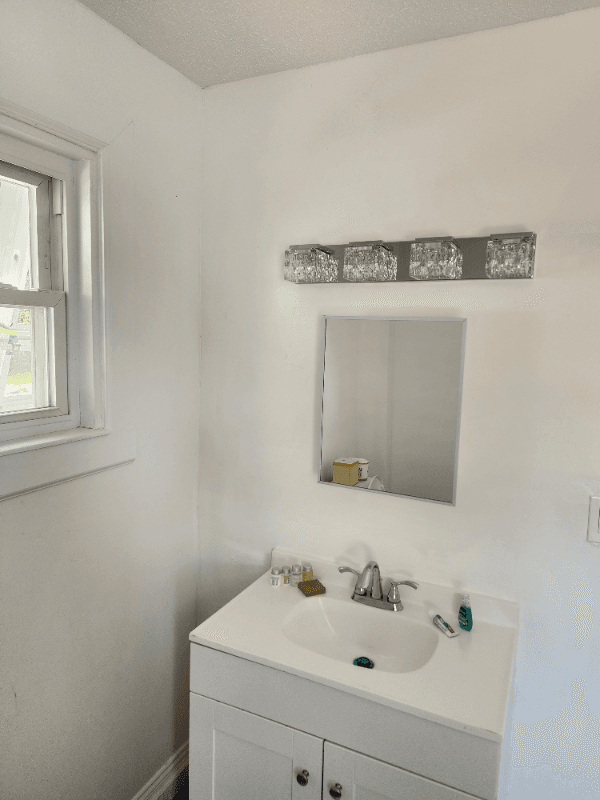 Norwich House: 302 Laurel Hill Ave