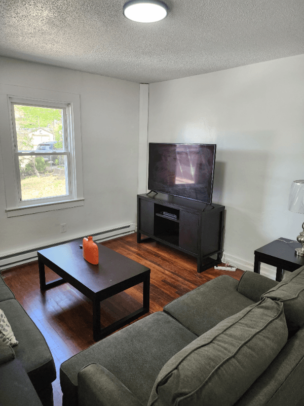 Norwich House: 302 Laurel Hill Ave