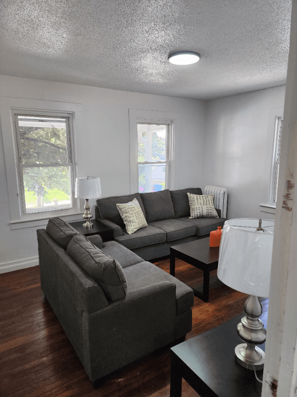 Norwich House: 302 Laurel Hill Ave