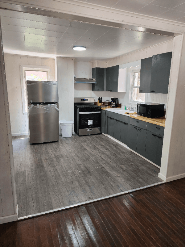 Norwich House: 302 Laurel Hill Ave